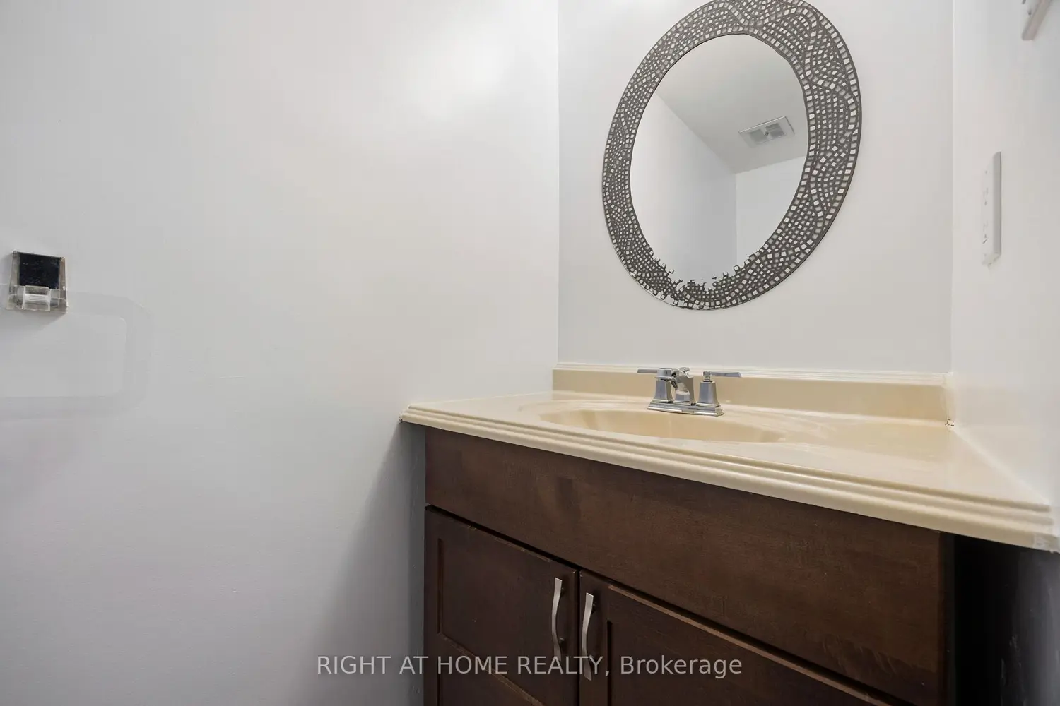 126 Homestead Road photo 5