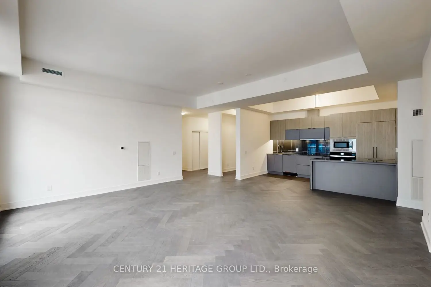 8888 Yonge Street 1205 photo 3