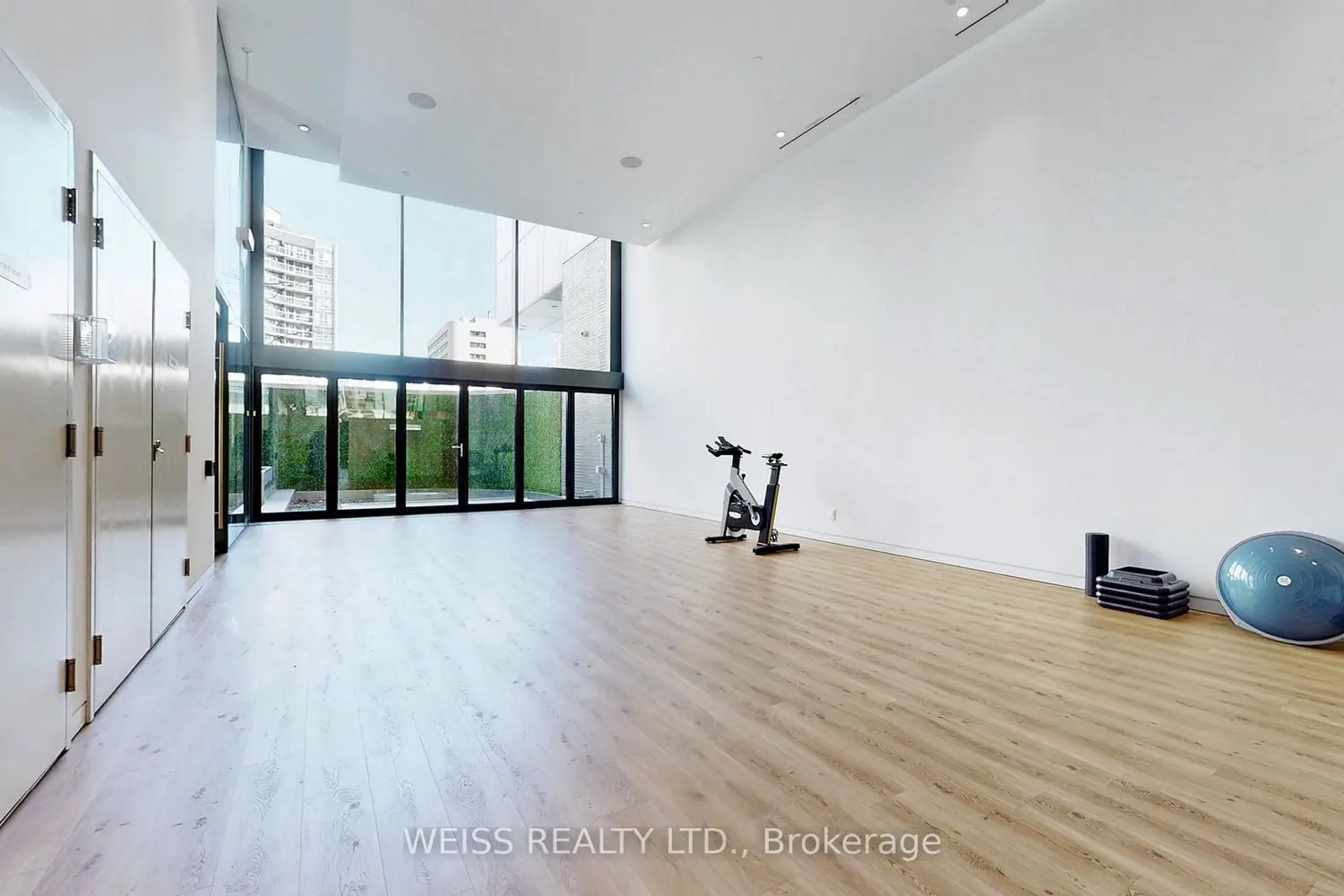 Additional image 9 of 185 Roehampton Avenue 520