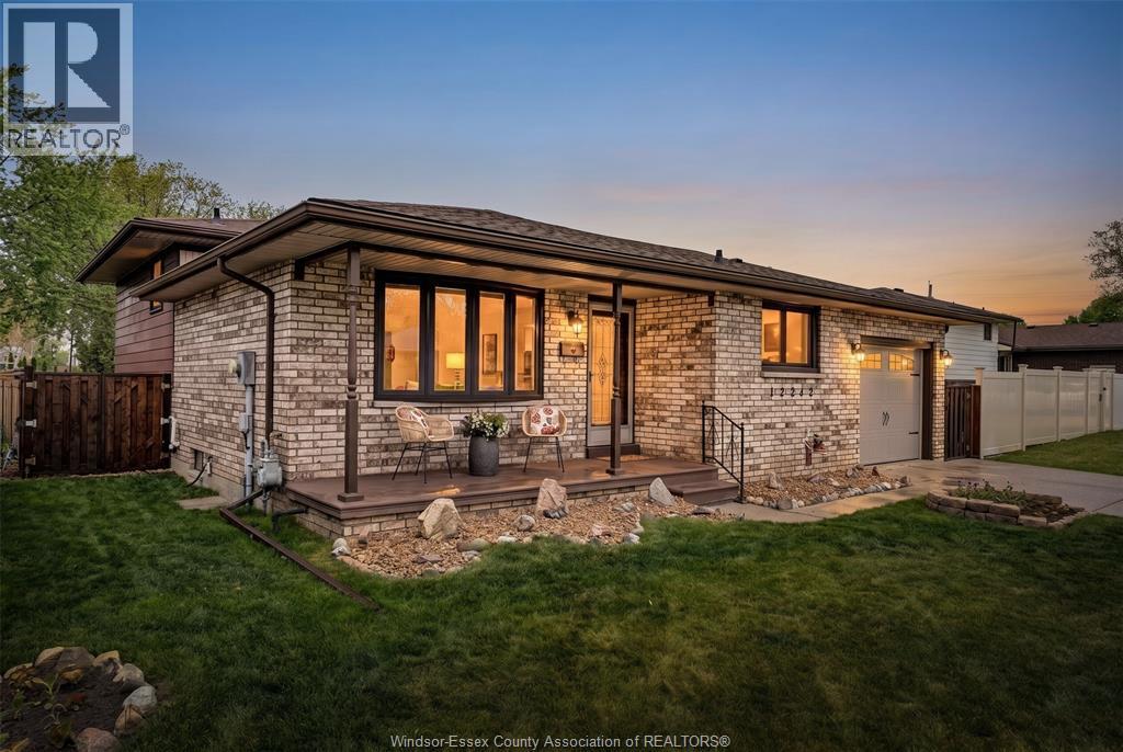 12240 Cedarwood , Tecumseh, ON, N8N2W2