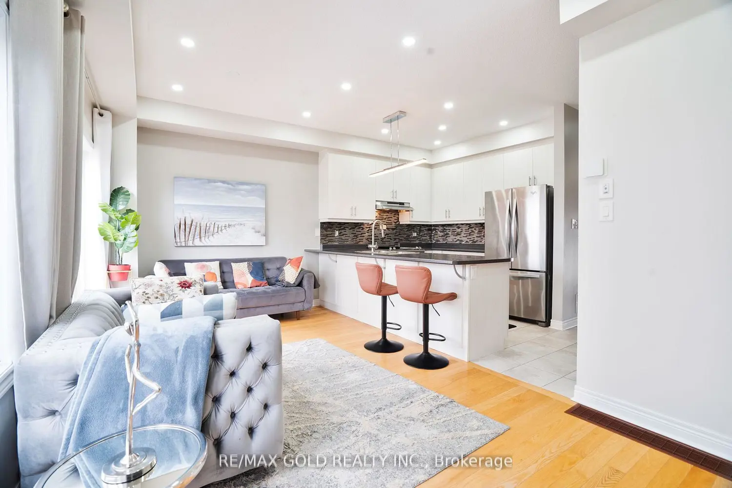 Additional image 3 of 56 Snelgrove Crescent
