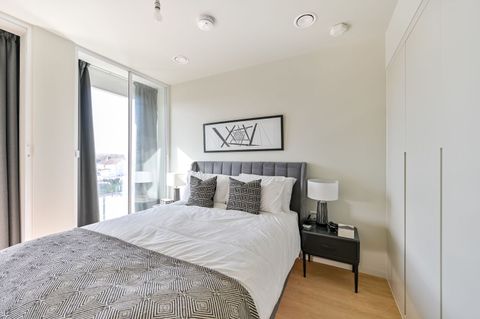 Bath Road, Hounslow TW5, Studio to rent