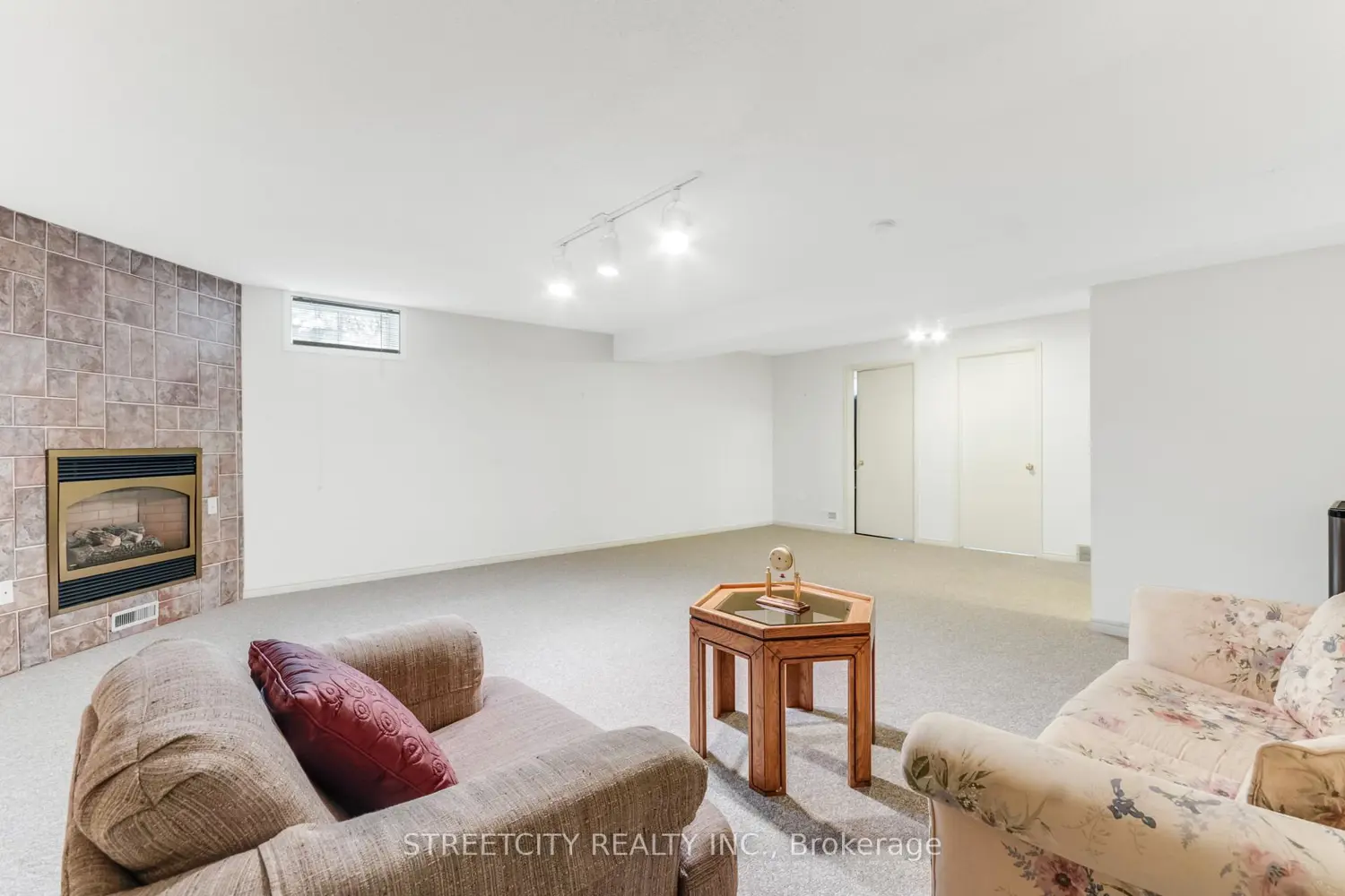 Additional image 16 of 861 Shelborne Street 34