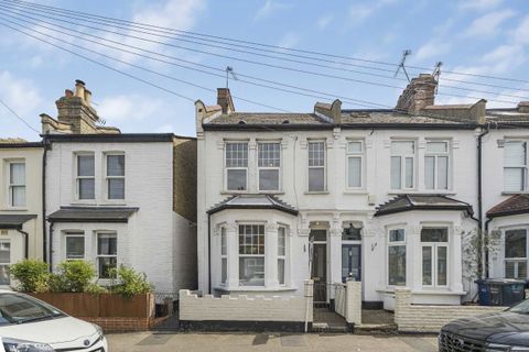 Brackenbury Road, East Finchley N2
