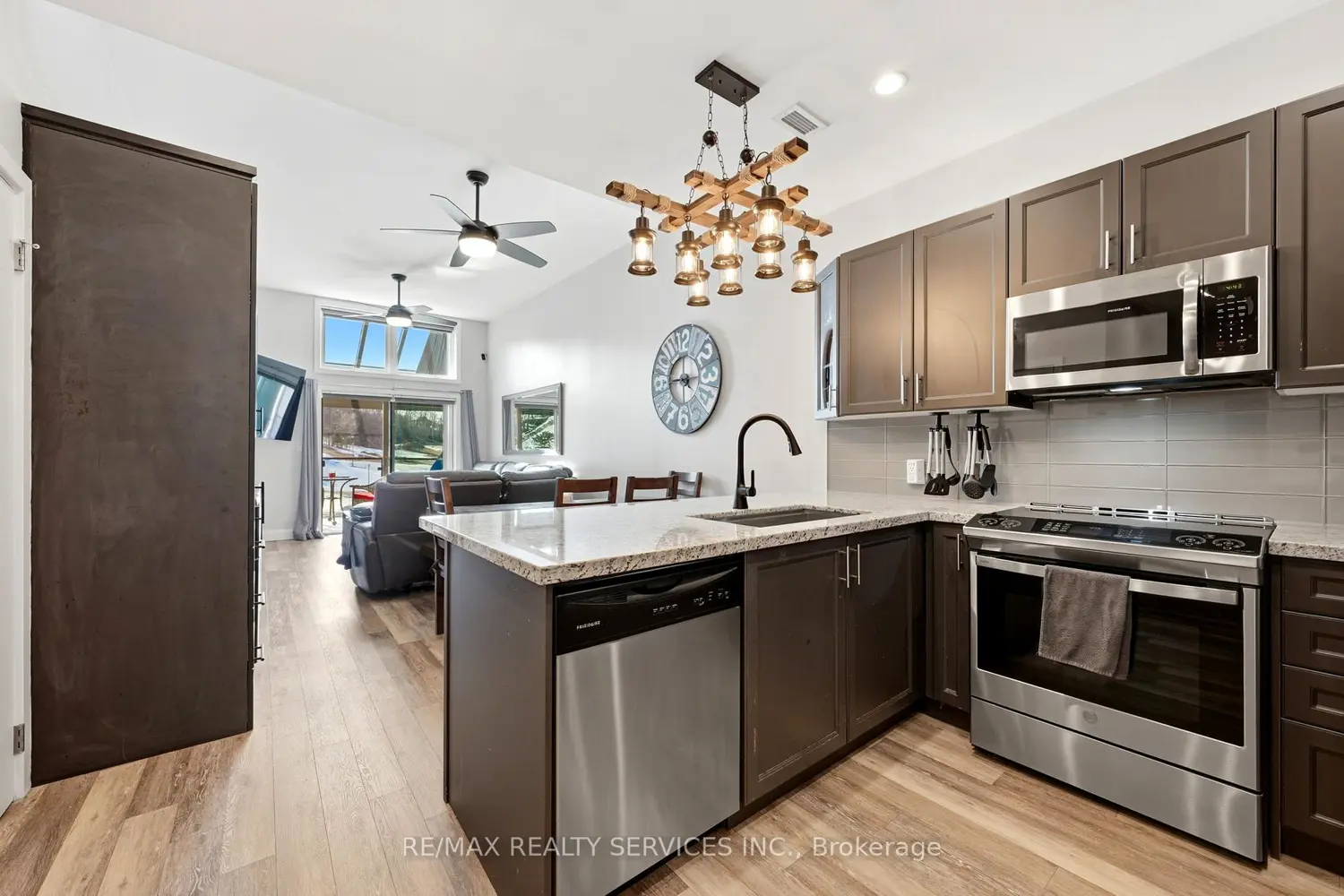 80 Horseshoe Boulevard 501 photo 5