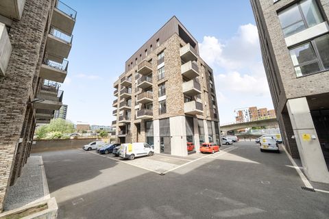 Creative Road, London SE8