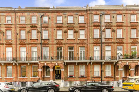 Nevern Square, Earls Court, London SW5