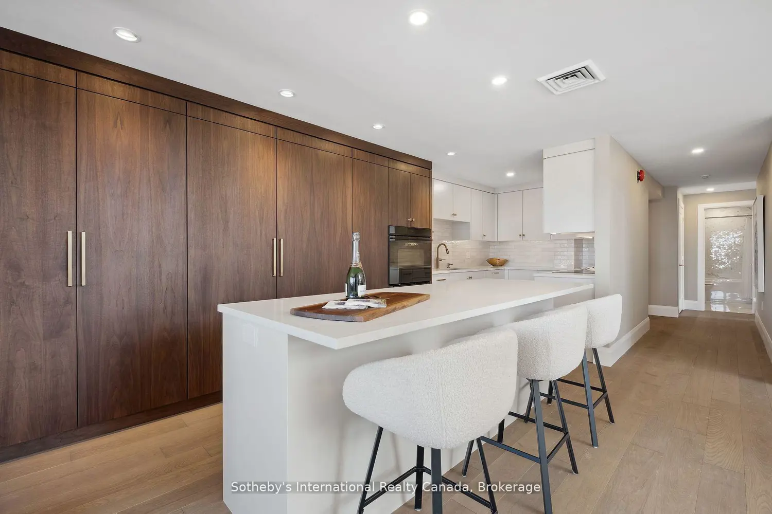 Additional image 7 of 30 Front Street 401