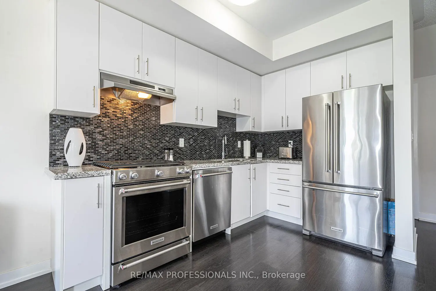 Additional image 3 of 6 Drummond Street 320