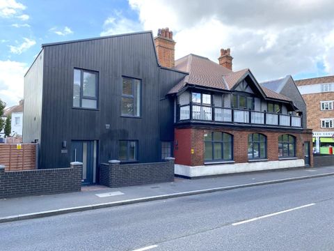 Queens Quarters, Mitcham CR4