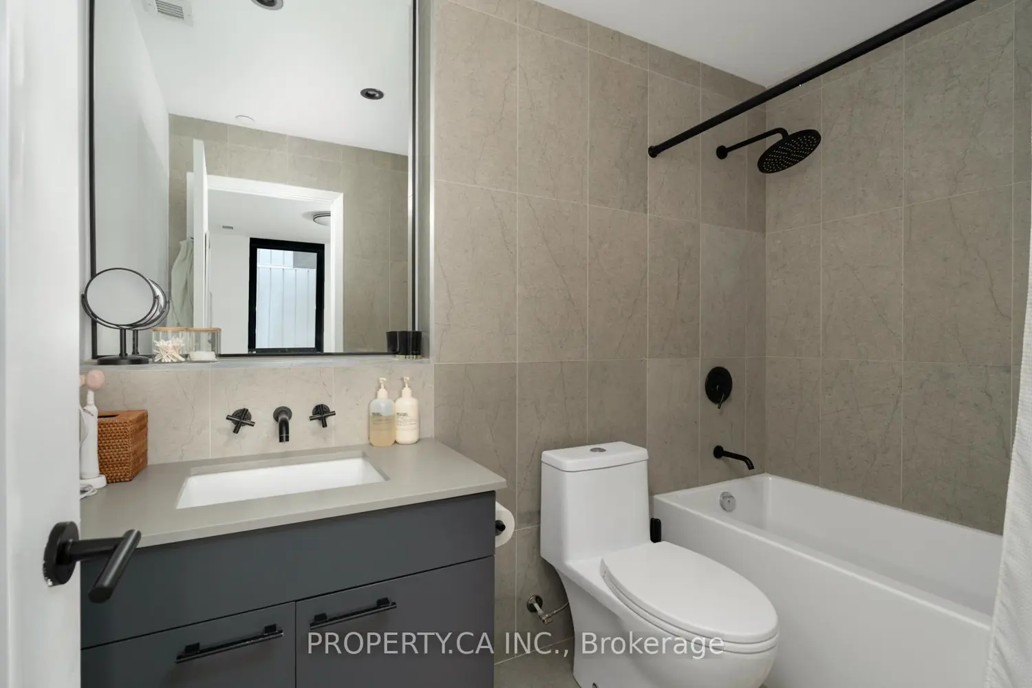 Additional image 10 of 41 Dovercourt Road 302