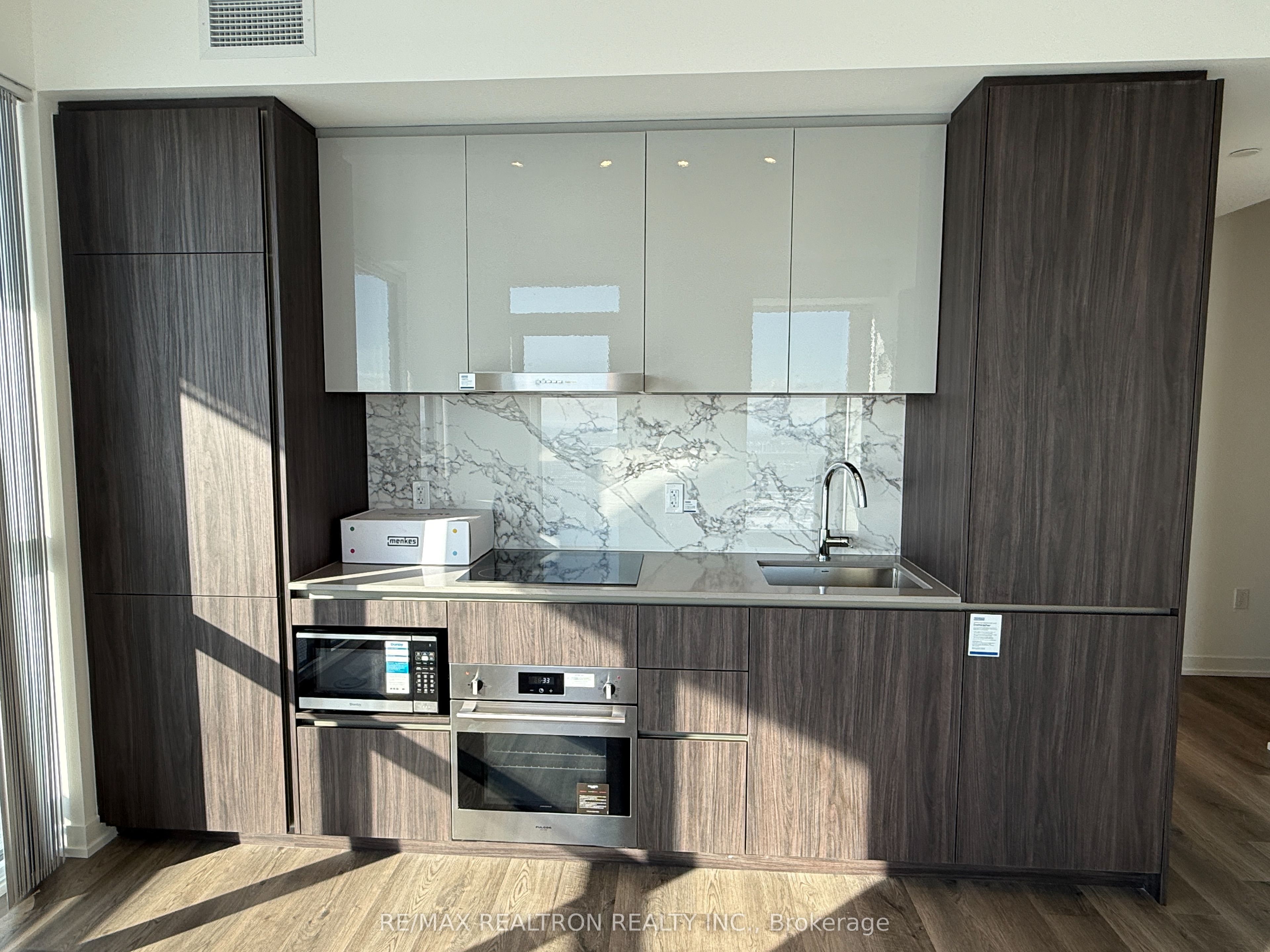 5112-8 Interchange Way, Vaughan, ON, L4K 5Z7