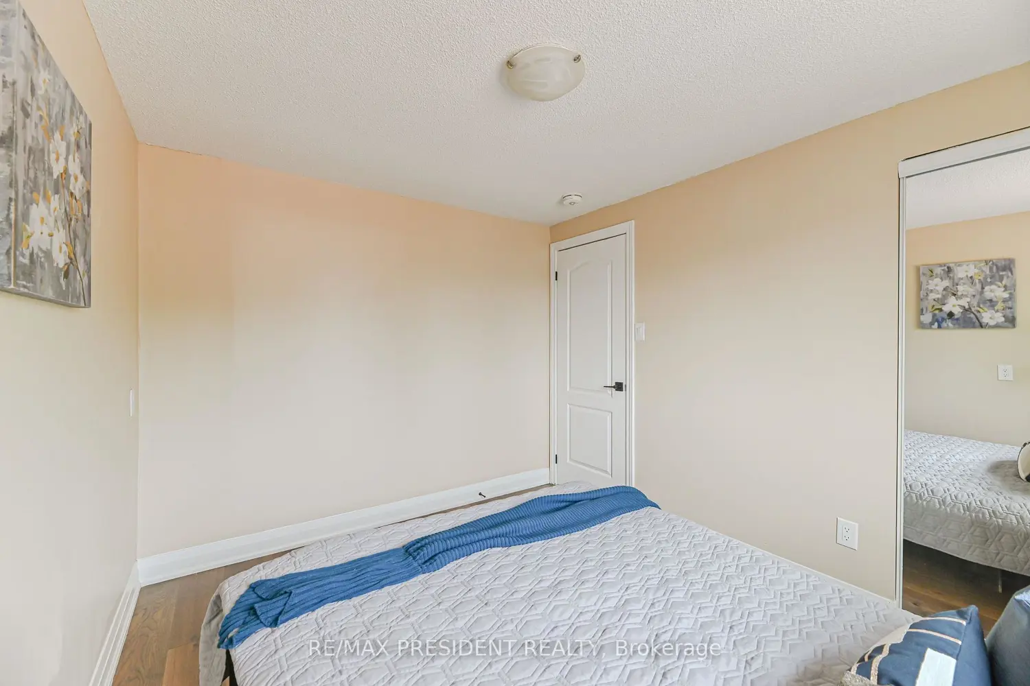 4 Lawnview Court photo 3