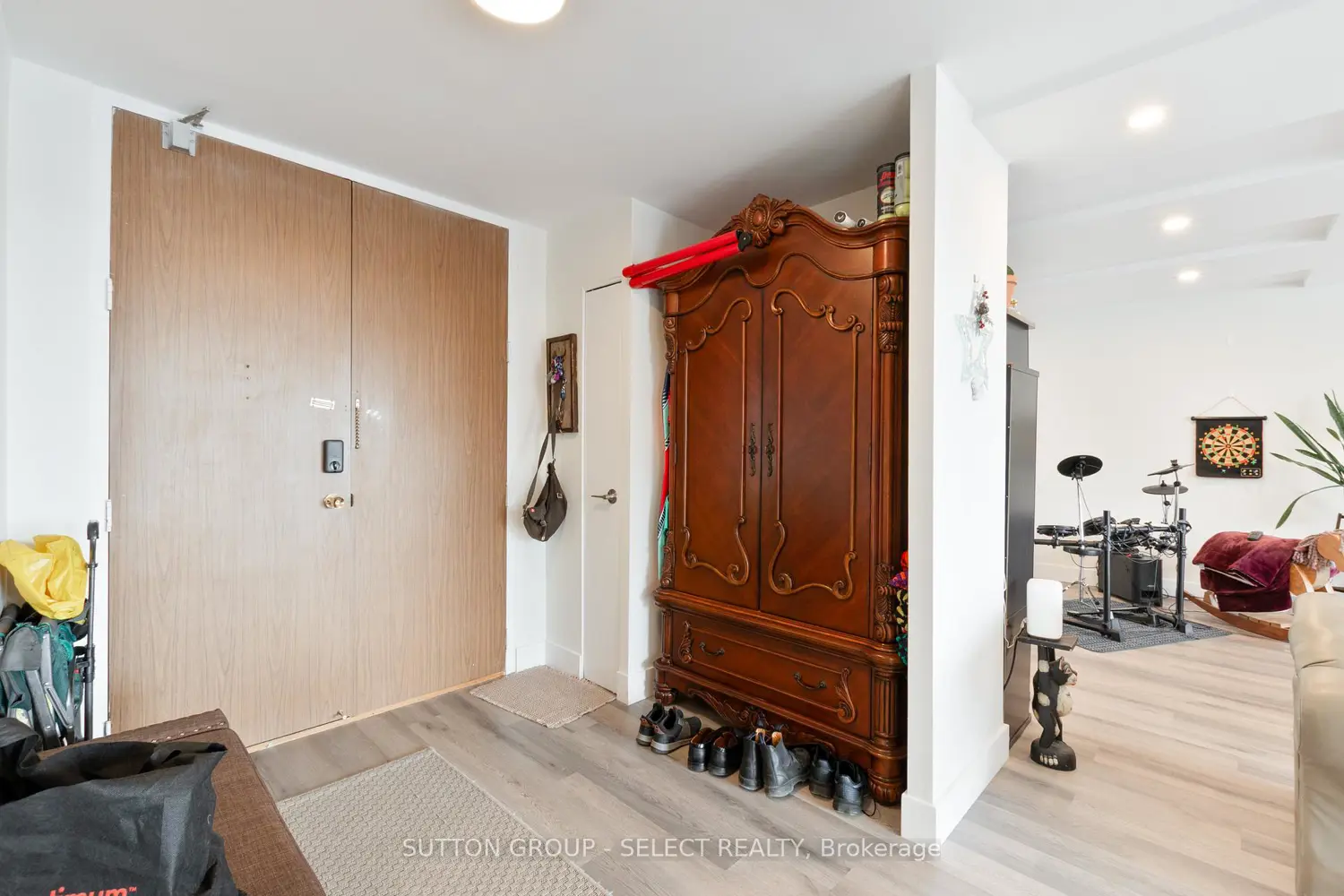 380 King Street 1207