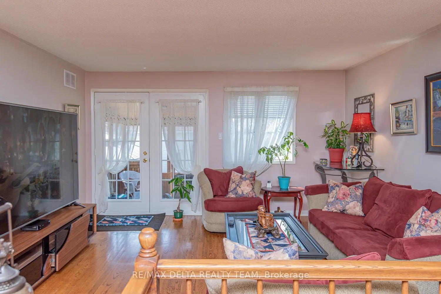 892 Beauchamp Avenue photo 2