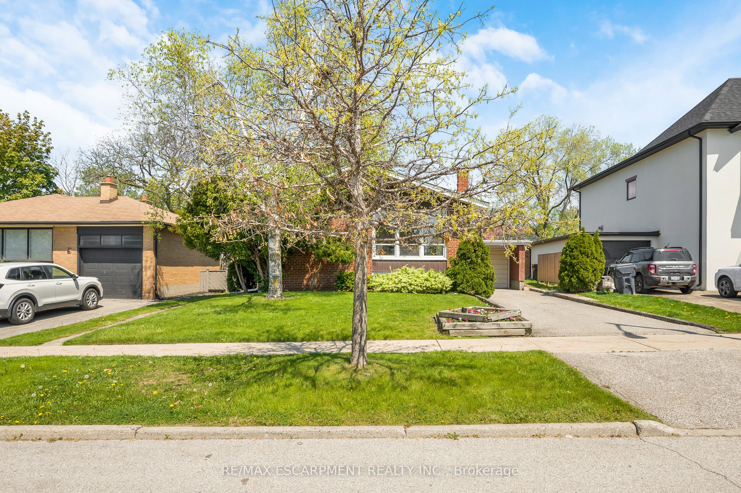 Additional image 2 of 6 Deanefield Crescent, Toronto, ON, M9B 3B3