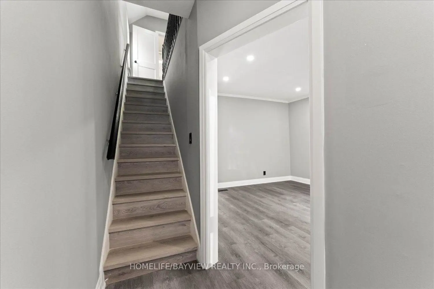 214 Burlington Street photo 3