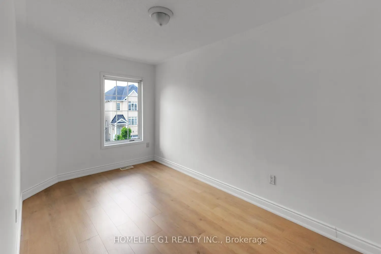 Additional image 7 of 35 Harpreet Circle