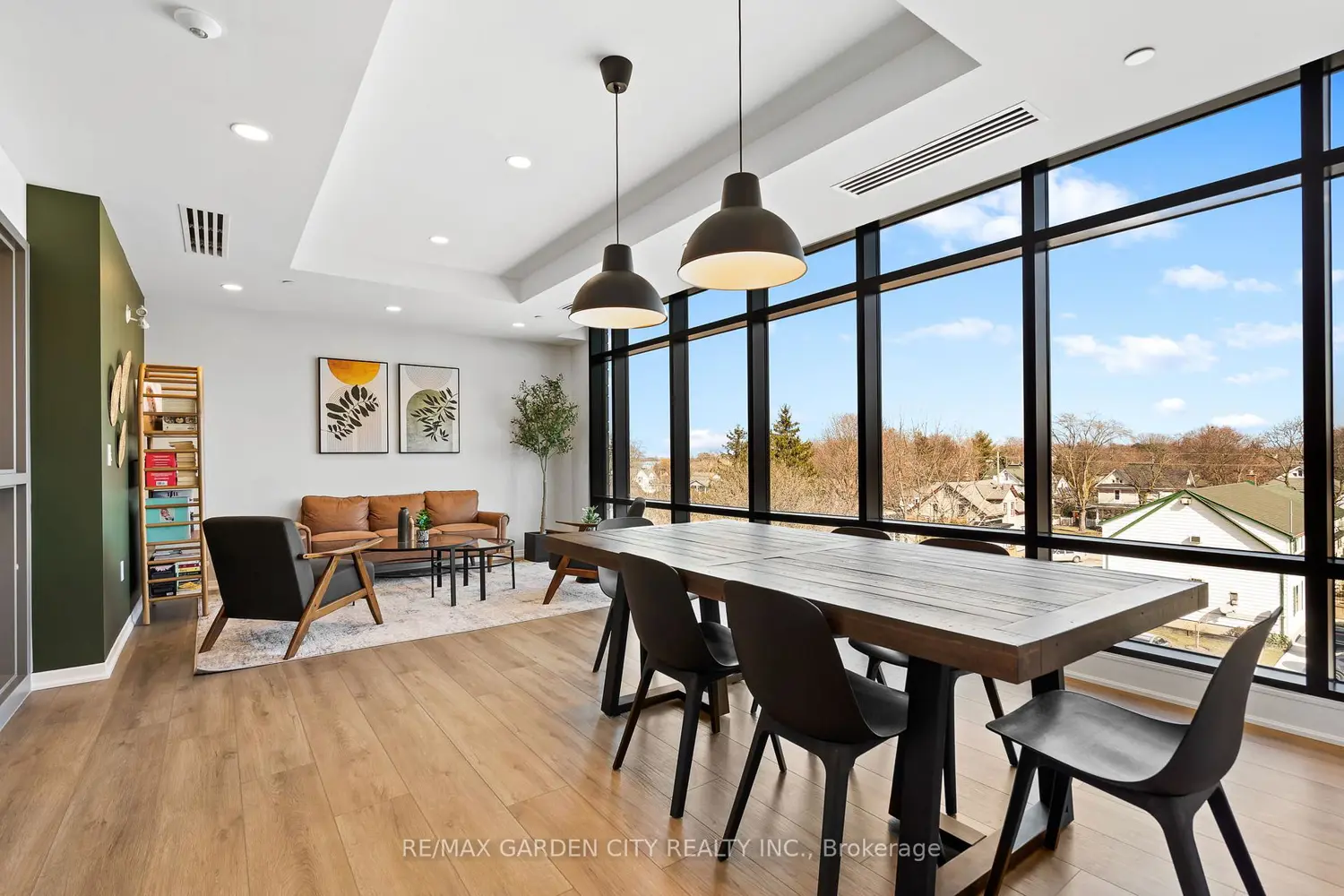 Additional image 7 of 3998 Victoria Avenue 105