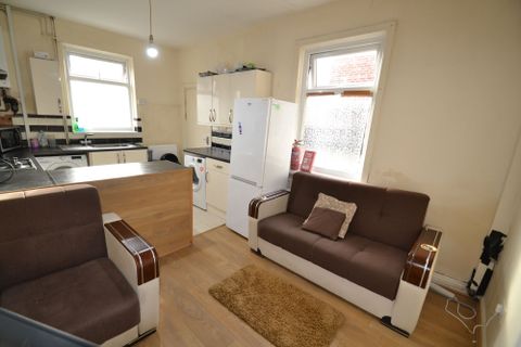 Duncan Road, Manchester M13, Room to rent