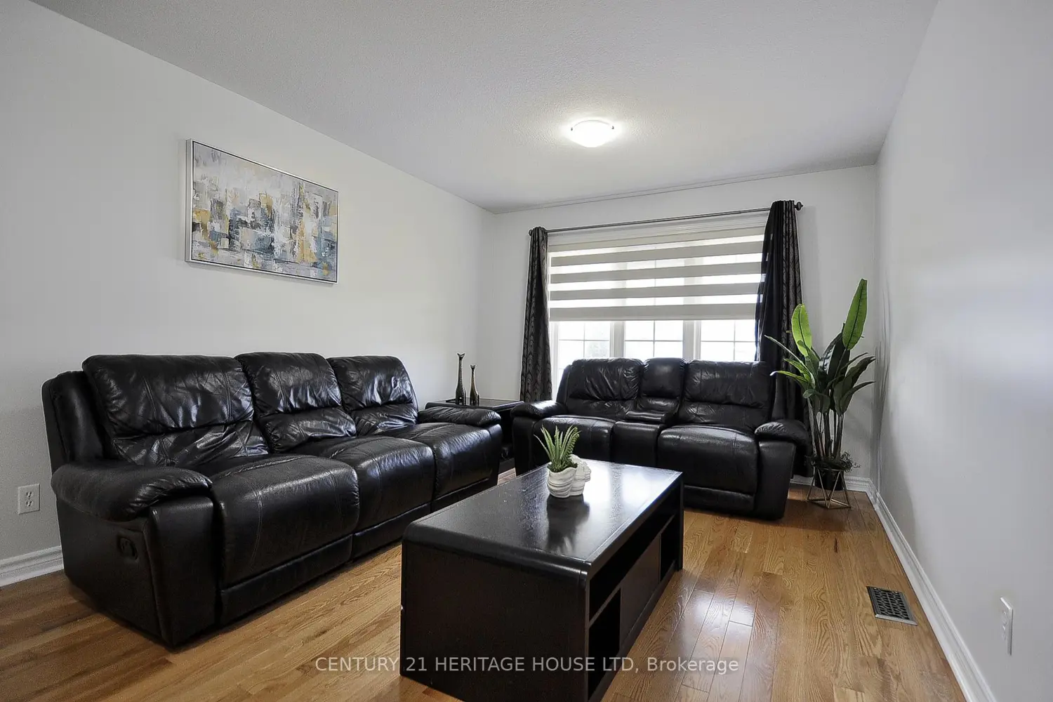 153 Coulthard Boulevard photo 4