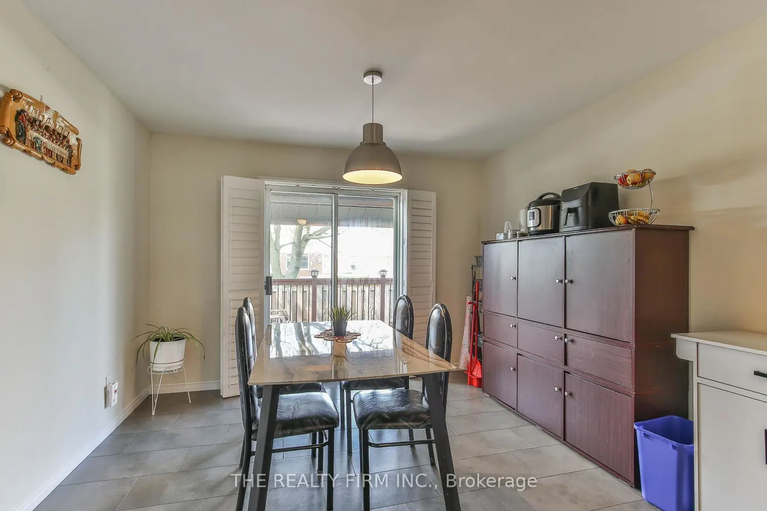 Additional image 11 of 100 Stroud Crescent 11