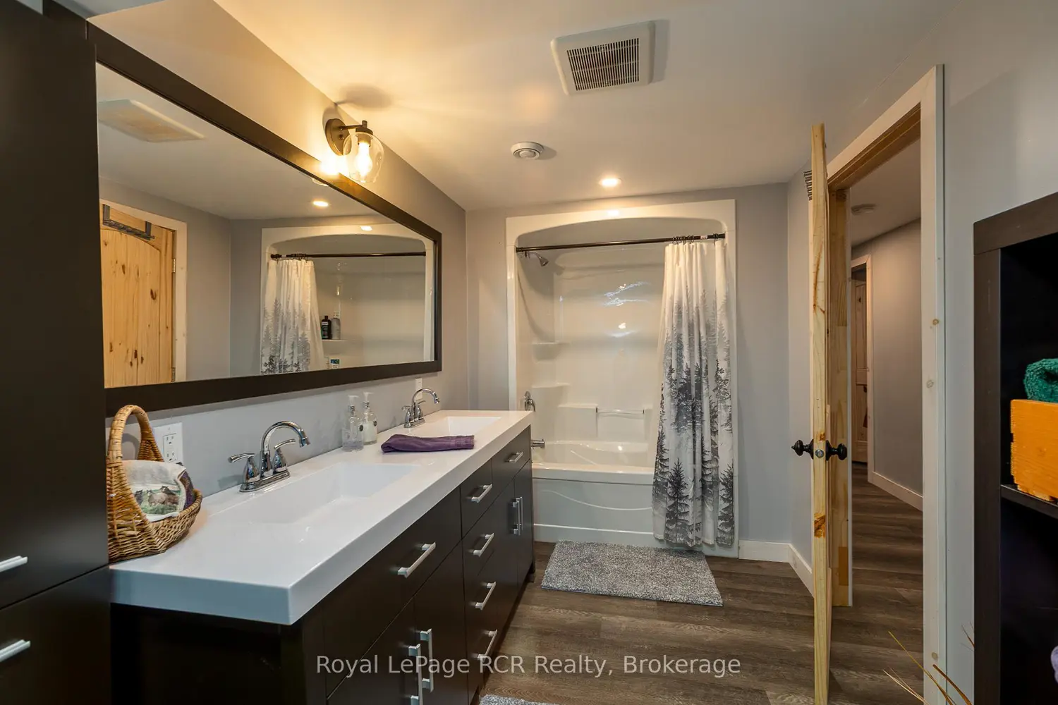 Additional image 7 of 492963 Southgate Road 49