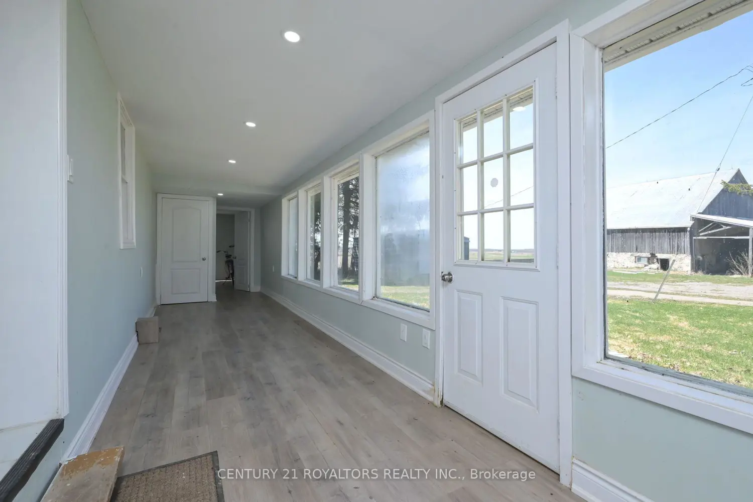 Additional image 7 of 215274 10Th Line