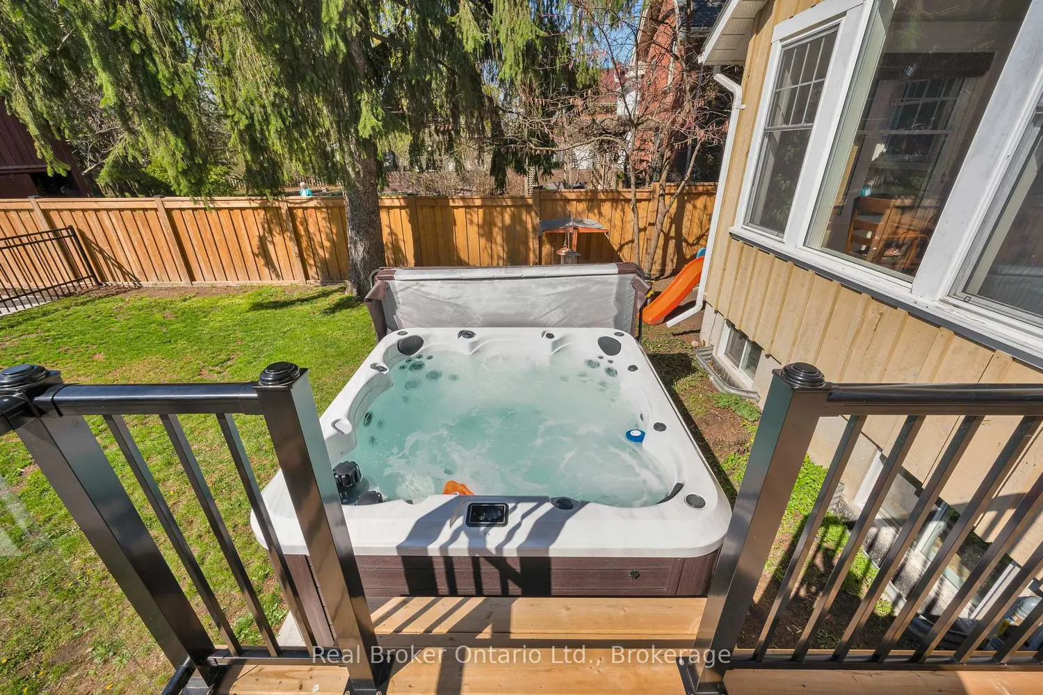 Additional image 16 of 739 Colborne Street