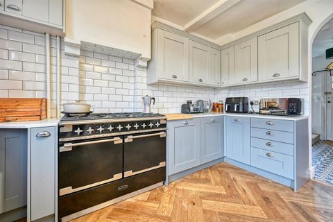 Courtfield Avenue, Harrow HA1
