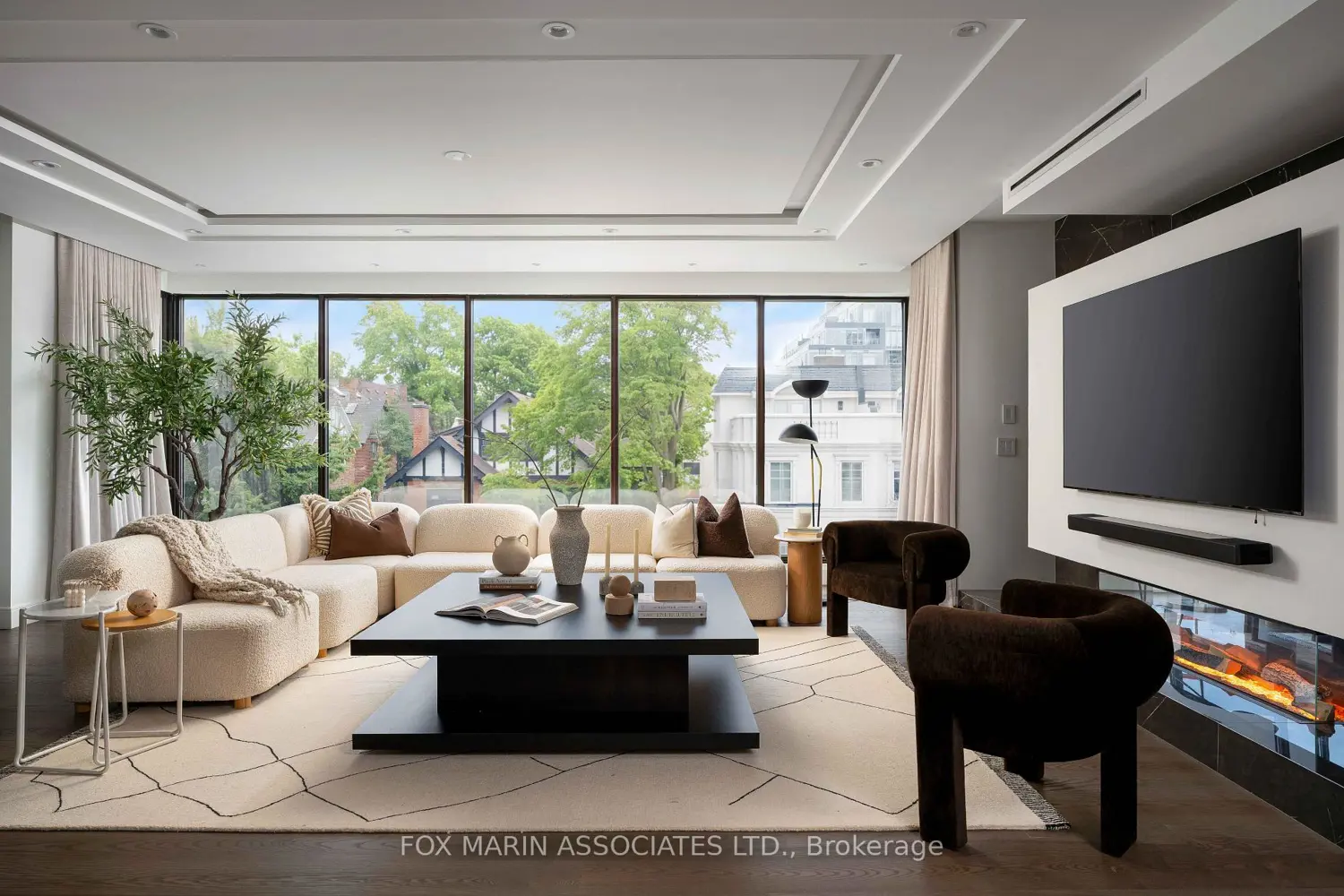 342 Spadina Road 405