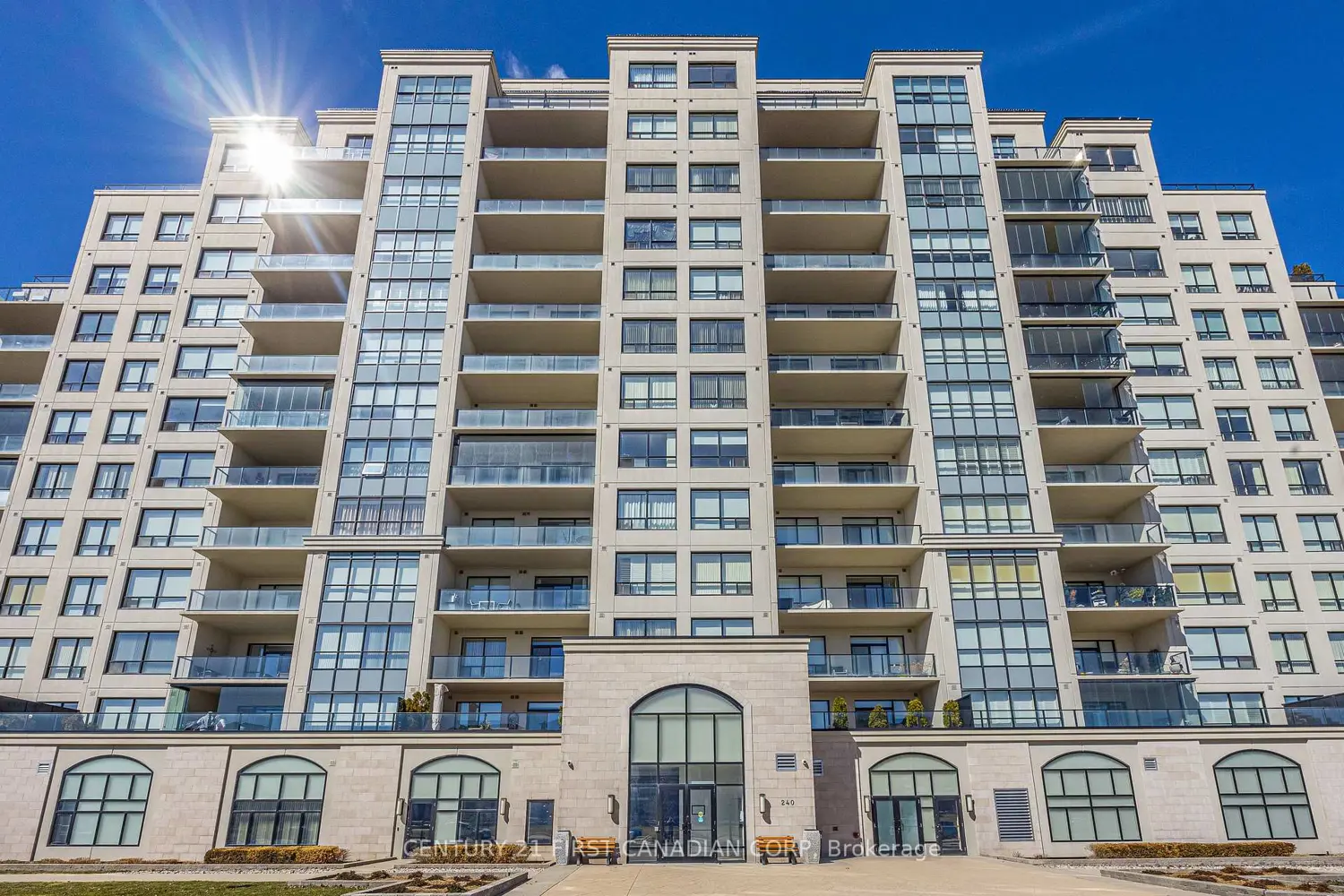240 Villagewalk Boulevard 605