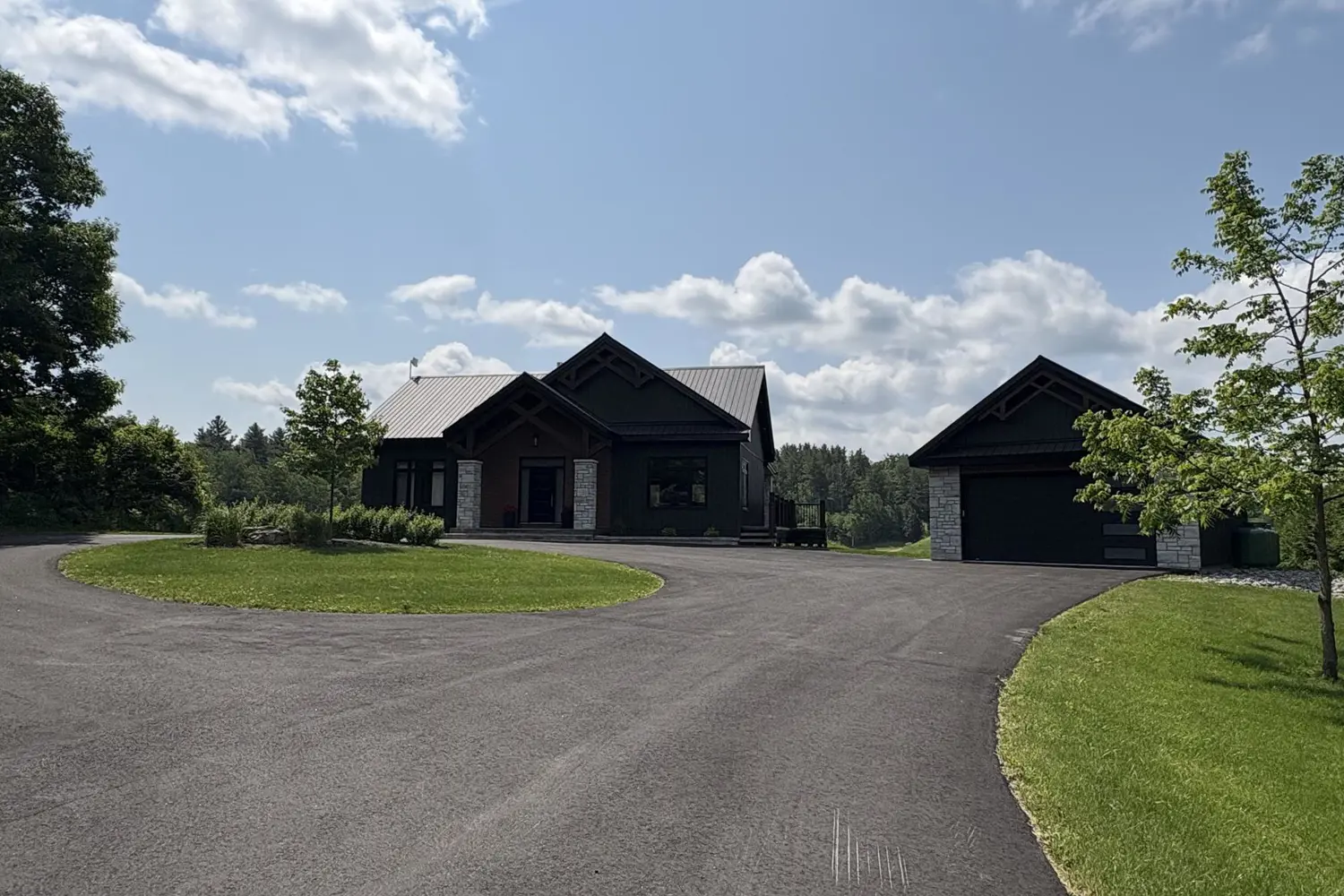 98 Spindle Drift Court