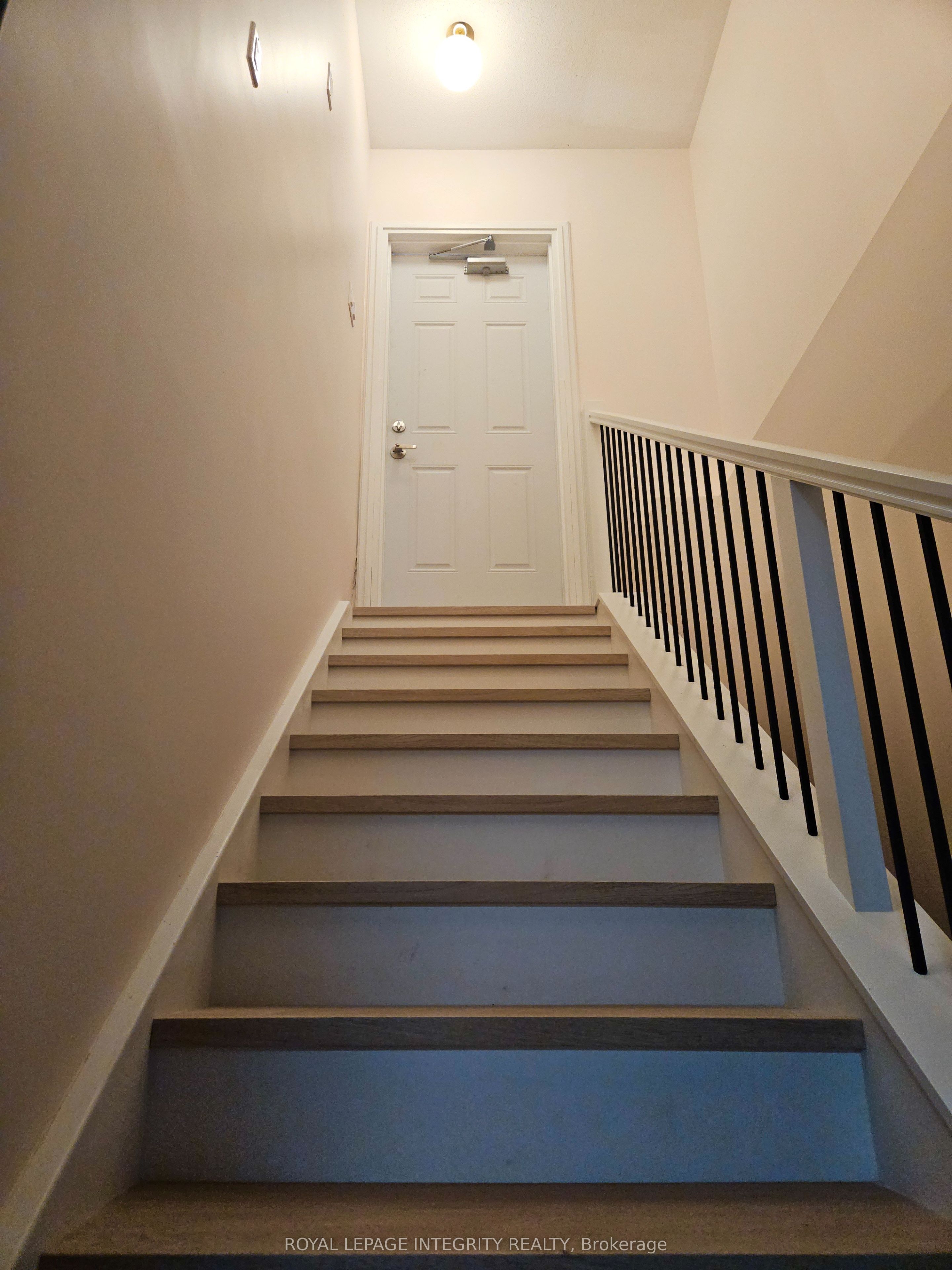Additional image 2 of 804 Hot Springs Way, Ottawa, ON, K1V 1R9