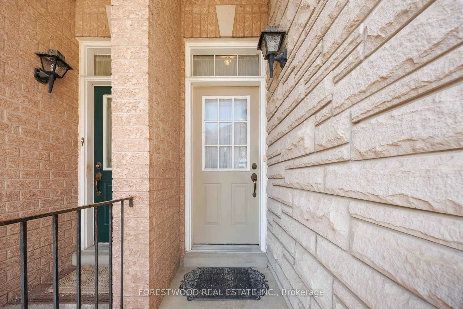 48 Pioneer Avenue photo 2
