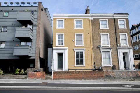 Lea Bridge Road, London E5