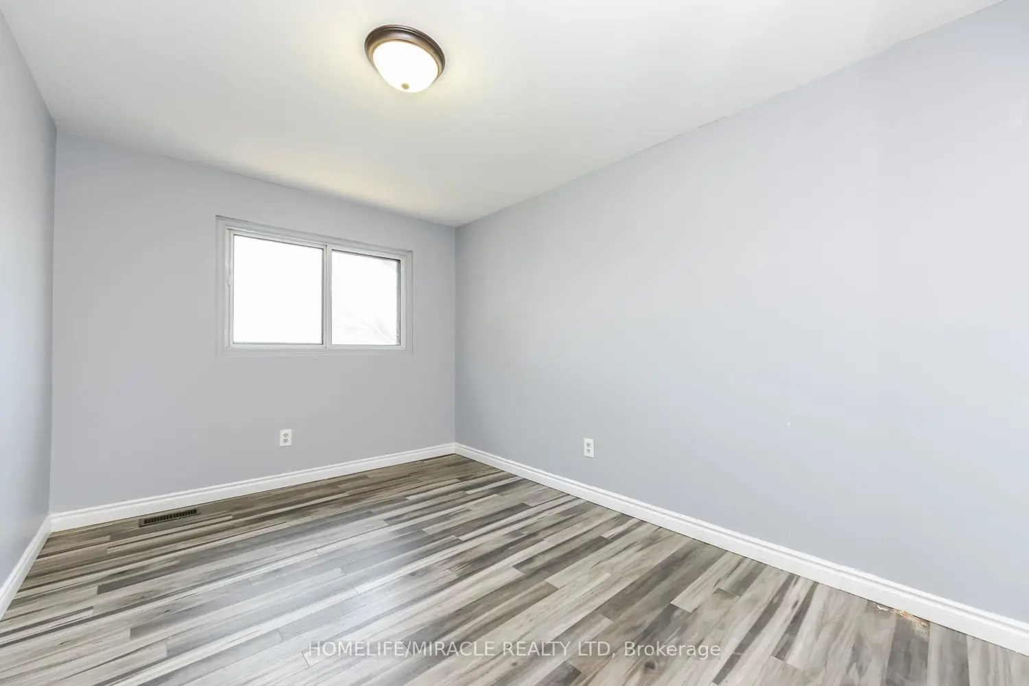 Additional image 18 of 72 Carleton Place 72