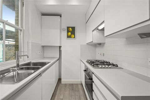 Wells Street, Fitzrovia, London W1T
