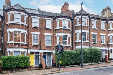 Latchmere Road, London SW11