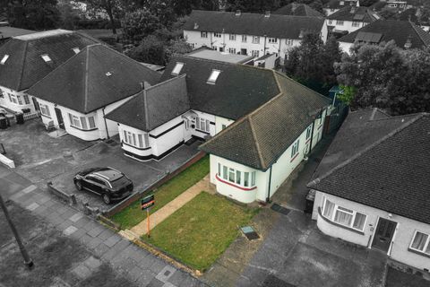 Kenilworth Road, Edgware HA8