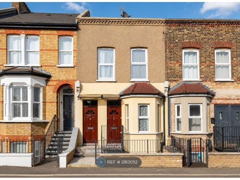 Gordon Road, London E18