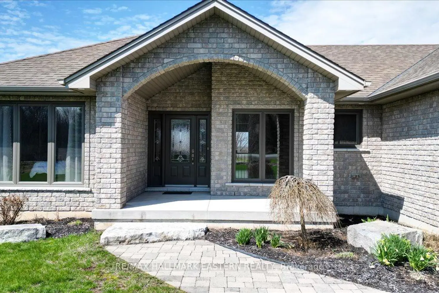 80 Round Lake Road photo 3