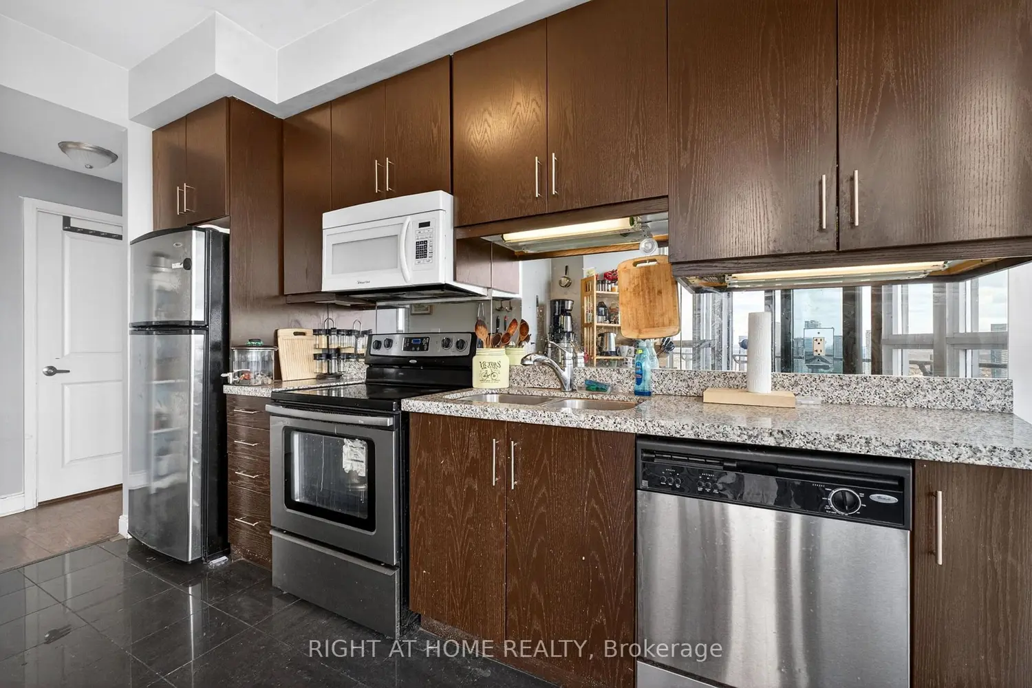 Additional image 5 of 50 Absolute Avenue 3806
