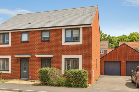 Slade Baker Way, Bristol BS16