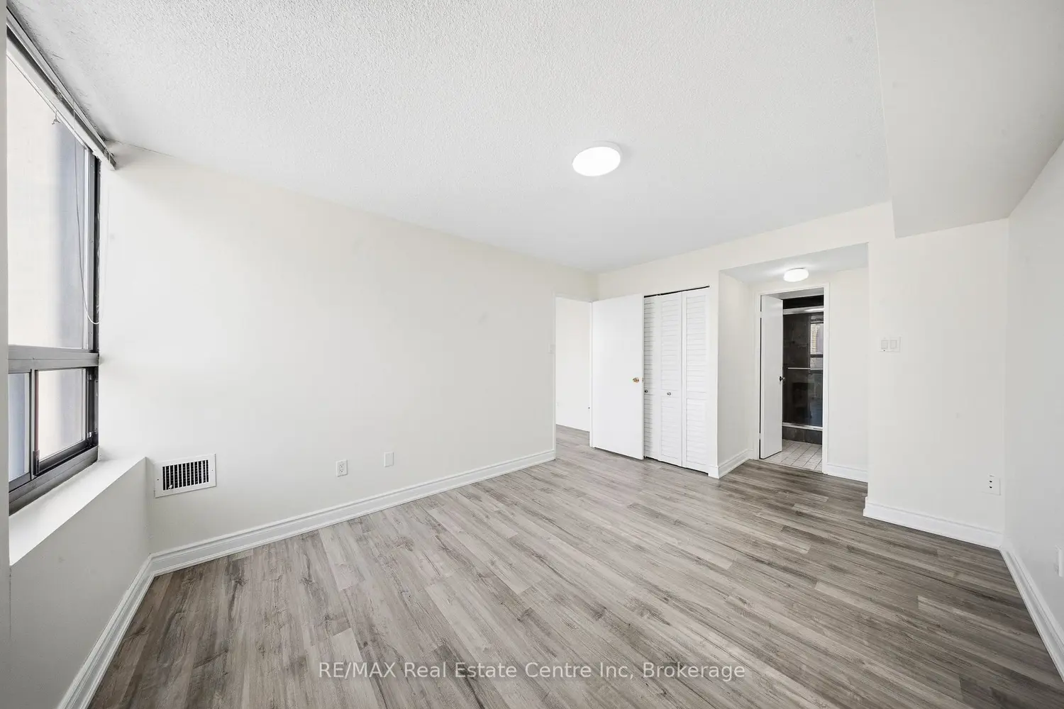 Additional image 8 of 20 Mississauga Valley Boulevard 1204