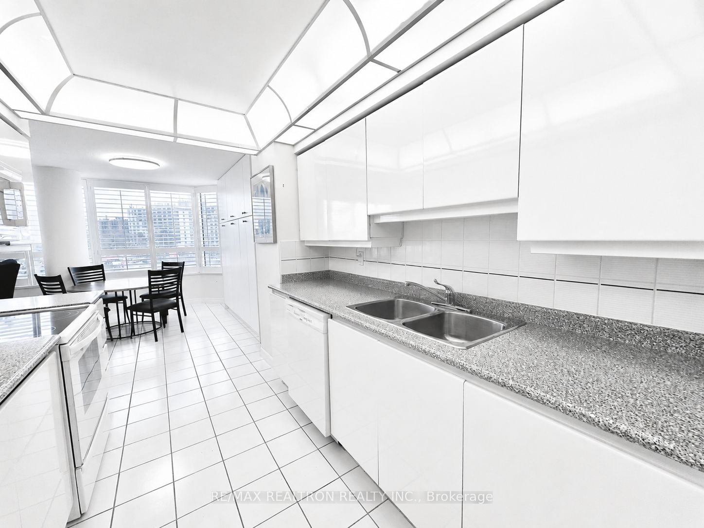 Additional image 4 of 502-7 Townsgate Drive, Vaughan, ON, L4J 7Z9