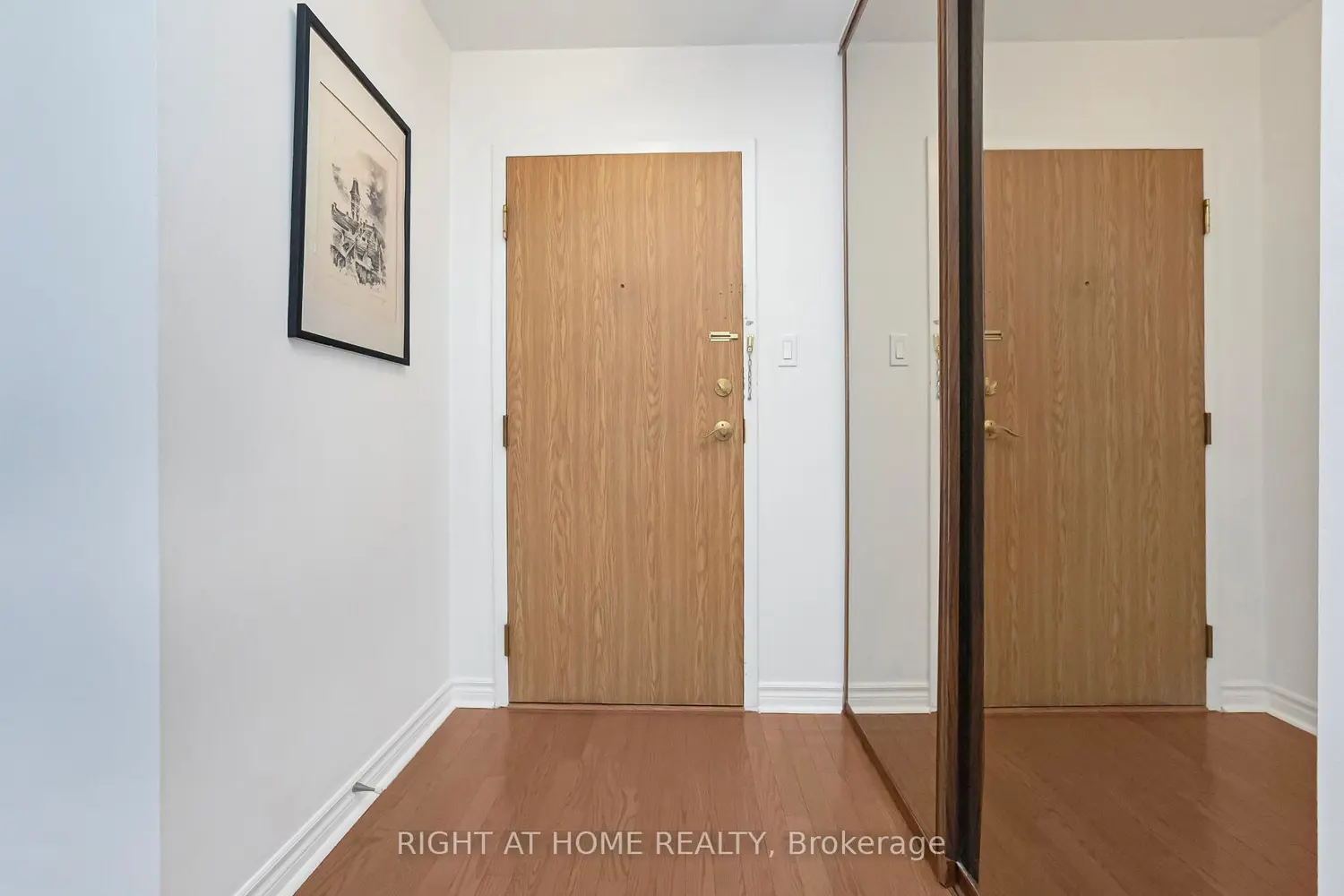 1360 Rathburn Road 1507 photo 4