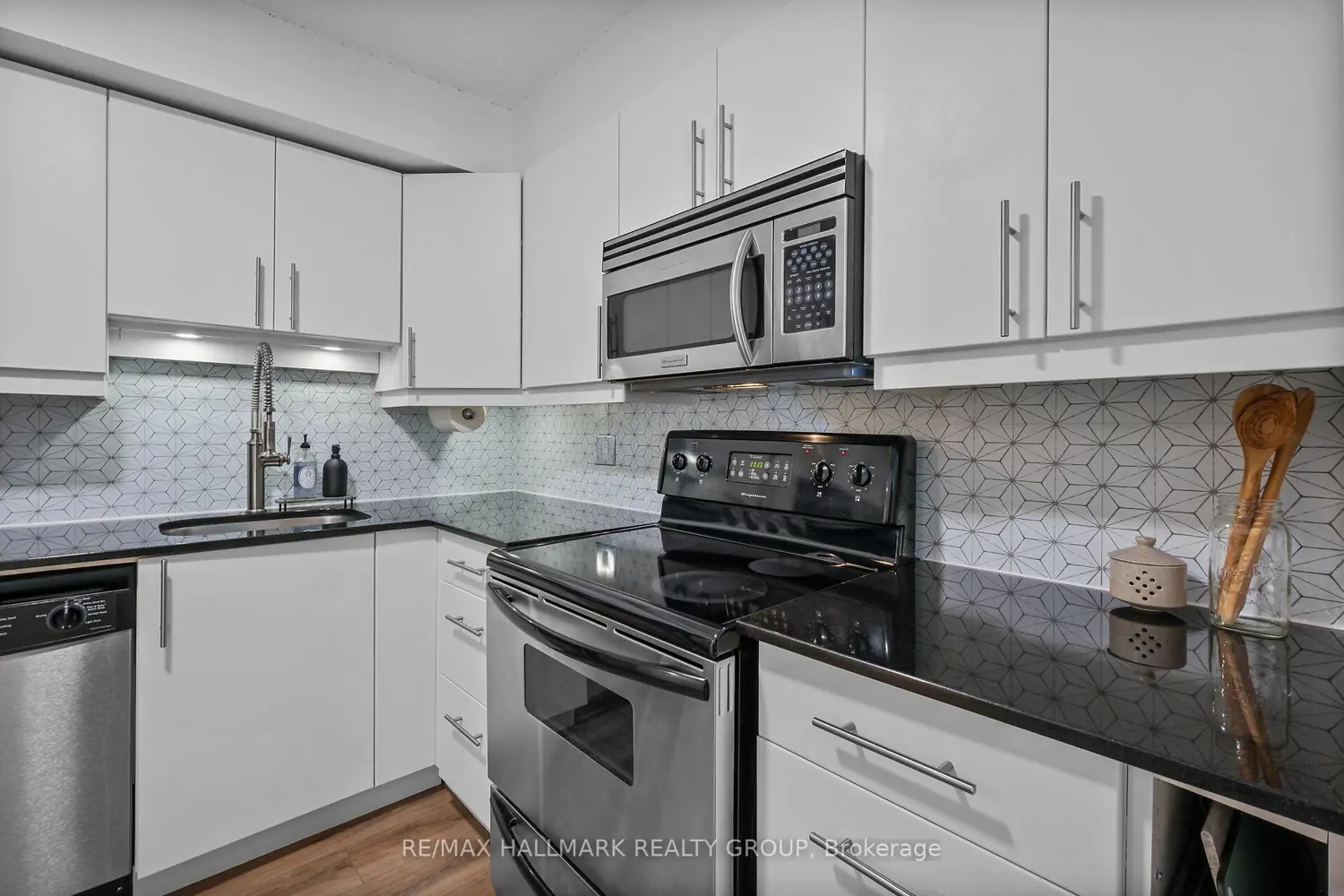 Additional image 9 of 199 Kent Street 604