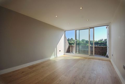 Romulus Court, Brentford Dock, Brentford TW8