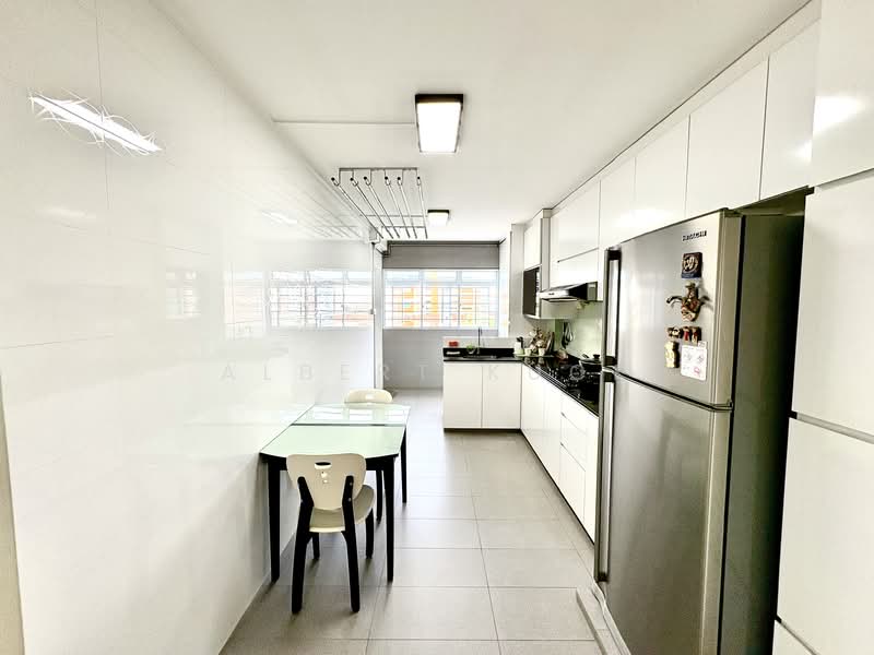 669 Hougang Avenue 8 photo 2